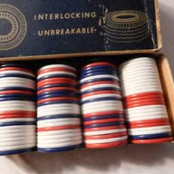 Vintage Plastic Interlocking Red, White and Blue Poker Chips in Original Box - Picture 2 of 4
